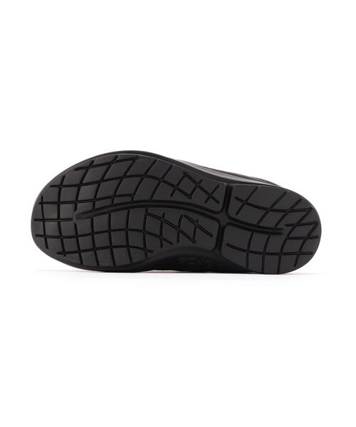 OOFOS（ウーフォス）の「OOFOS/ウーフォス/Women's OOcoozie Thermo Mule - Black（スリッポン・レディース・ブラック・23/24/25）」の14枚目の写真