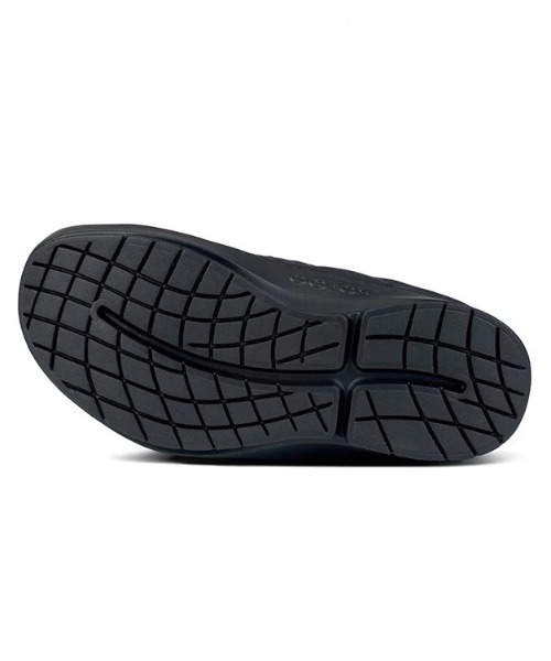 OOFOS（ウーフォス）の「OOFOS/ウーフォス/Women's OOcoozie Thermo Mule - Black（スリッポン・レディース・ブラック・23/24/25）」の4枚目の写真