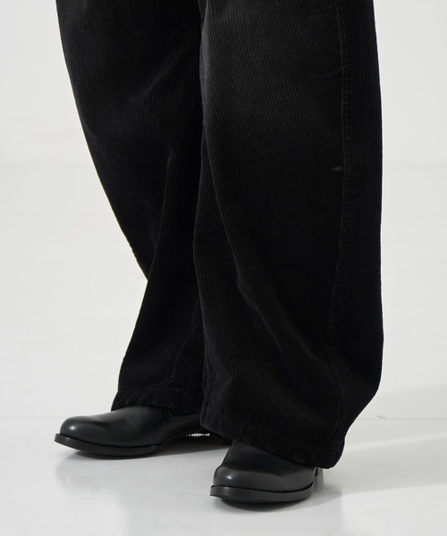 CONZ（コンズ）の「CORDUROY CURVED LEG PANTS（スラックス・メンズ・ダークグレー/ブラック/ライトベージュ・1/2/3）」の10枚目の写真