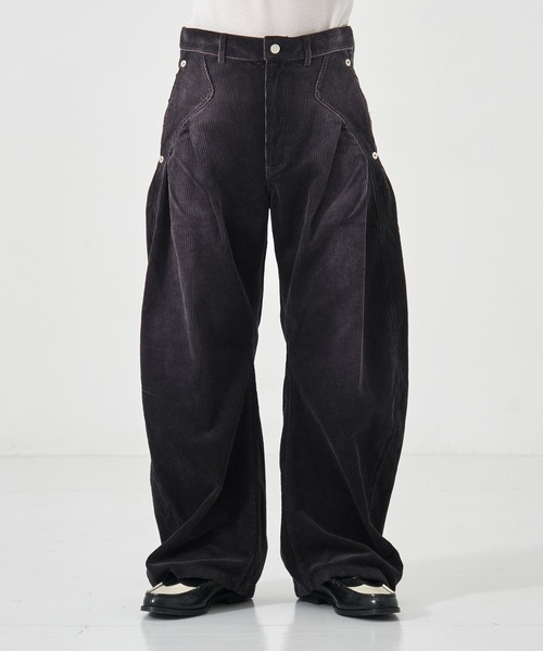 CONZ（コンズ）の「CORDUROY CURVED LEG PANTS（スラックス・メンズ・ダークグレー/ブラック/ライトベージュ・1/2/3）」の11枚目の写真