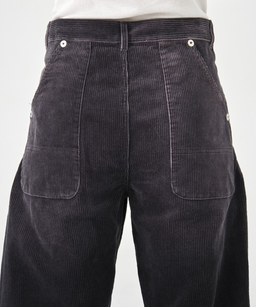 CONZ（コンズ）の「CORDUROY CURVED LEG PANTS（スラックス・メンズ・ダークグレー/ブラック/ライトベージュ・1/2/3）」の16枚目の写真