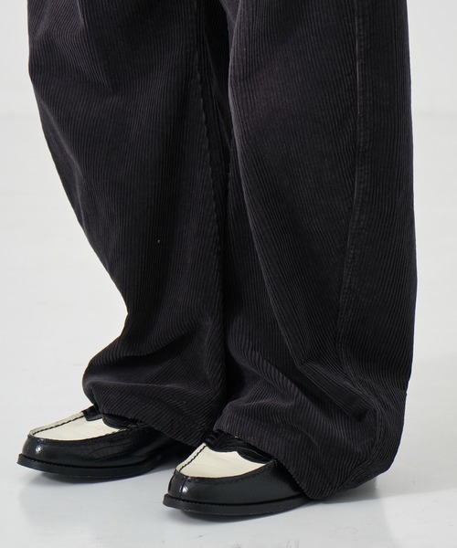 CONZ（コンズ）の「CORDUROY CURVED LEG PANTS（スラックス・メンズ・ダークグレー/ブラック/ライトベージュ・1/2/3）」の17枚目の写真