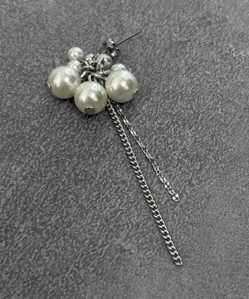 girl(ガール)の「小粒フェイクパール チェーン ロングピアス シルバー ゴールド 両耳用 アクセサリー(ピアス(両耳用)・レディース・シルバー/ゴールド・-)」の9枚目の写真