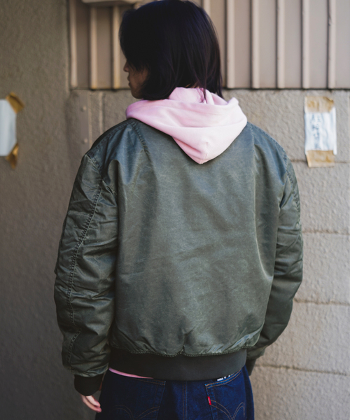 JOINT WORKS(ジョイントワークス)の「フェードナイロン パッファー MA-1 / Faded Nylon Puffer MA-1(MA-1・メンズ・ブラウン/ブラック・MEDIUM/LARGE)」の5枚目の写真