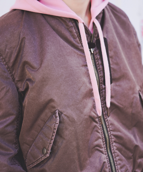 JOINT WORKS(ジョイントワークス)の「フェードナイロン パッファー MA-1 / Faded Nylon Puffer MA-1(MA-1・メンズ・ブラウン/ブラック・MEDIUM/LARGE)」の17枚目の写真