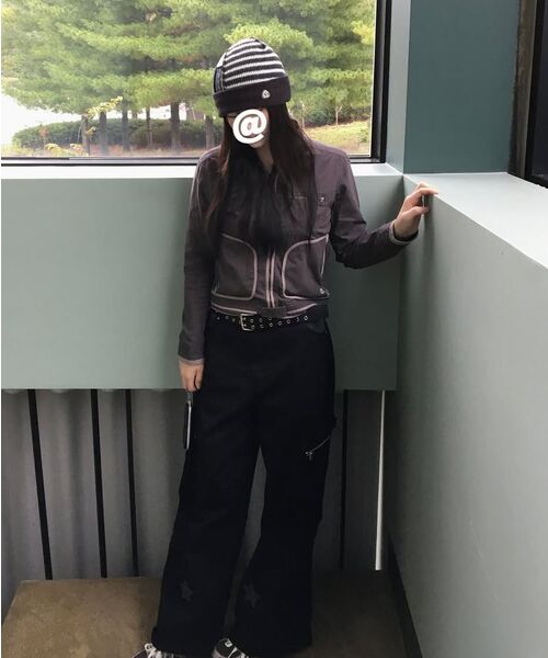 OURSAYSOUR(アワーセイアワー)の「スターチェック配色スタッズカーゴパンツブラウン(その他パンツ・レディース・ダークブラウン・MEDIUM/LARGE)」の2枚目の写真