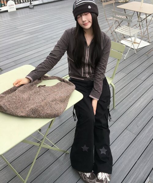 OURSAYSOUR(アワーセイアワー)の「スターチェック配色スタッズカーゴパンツブラウン(その他パンツ・レディース・ダークブラウン・MEDIUM/LARGE)」の7枚目の写真