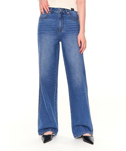 ZIZEMUSEUM(ジゼミュージアム)の「BASIC WIDE DENIM PANTS (BLUE)(デニムパンツ・レディース・その他・SMALL/MEDIUM/LARGE)」の1枚目の写真