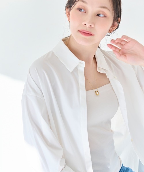 Phoebe(フィービィー)の「【金属アレルギー対応】メタリックパールホースシューネックレス ステンレス/馬蹄/バテイ/ホースシュー/蹄鉄/ラッキーモチーフ/ギフト/プレゼント/大ぶり(ネックレス・レディース・イエローゴールド/シルバー・FREE)」の9枚目の写真