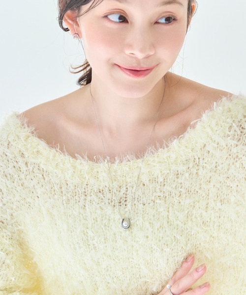 Phoebe(フィービィー)の「【金属アレルギー対応】メタリックパールホースシューネックレス ステンレス/馬蹄/バテイ/ホースシュー/蹄鉄/ラッキーモチーフ/ギフト/プレゼント/大ぶり(ネックレス・レディース・イエローゴールド/シルバー・FREE)」の13枚目の写真
