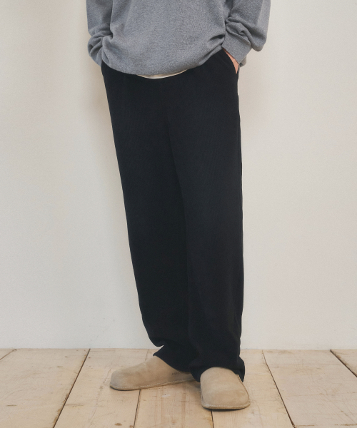 WEDNESDAY OASIS(ウェンズデーオアシス)の「ブラシウォッシュドコーデュロイパンツ3COLOR(その他パンツ・メンズ・ネイビー/ブラウン/ブラック・MEDIUM/LARGE)」の5枚目の写真