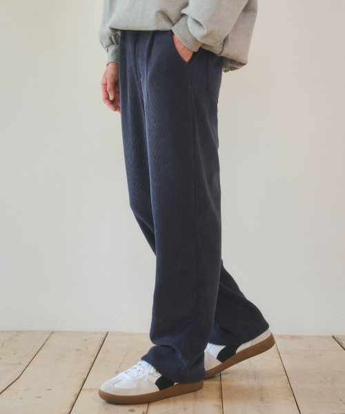 WEDNESDAY OASIS(ウェンズデーオアシス)の「ブラシウォッシュドコーデュロイパンツ3COLOR(その他パンツ・メンズ・ネイビー/ブラウン/ブラック・MEDIUM/LARGE)」の8枚目の写真