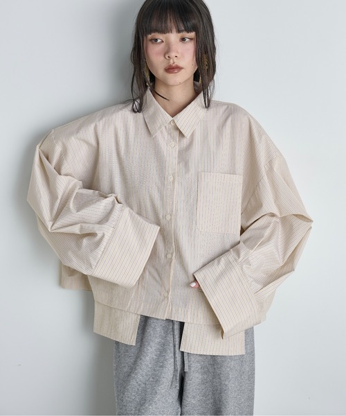 THE YOn(ザヨン)の「ダブルポケットタックスリーブストライプクロップドシャツ(シャツ/ブラウス・レディース・グレー/ウィート/サックスブルー・FREE)」の16枚目の写真