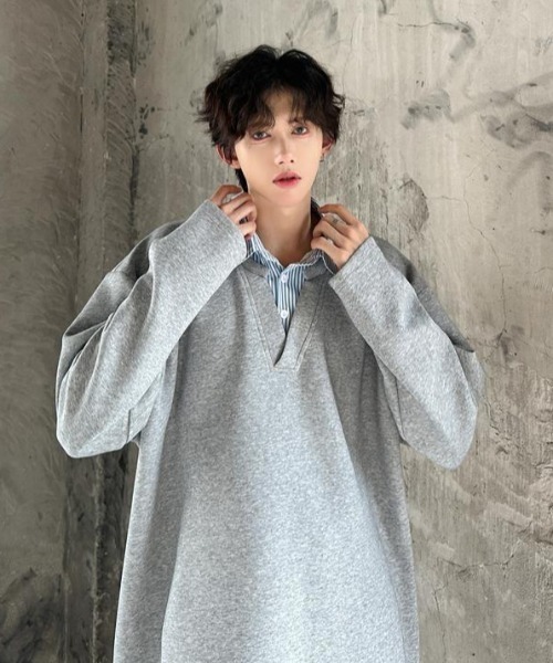 B.R.U（ブル）の「シャツレイヤード見えトップス（スウェット・メンズ・オートミール/ブラック・FREE）」の6枚目の写真