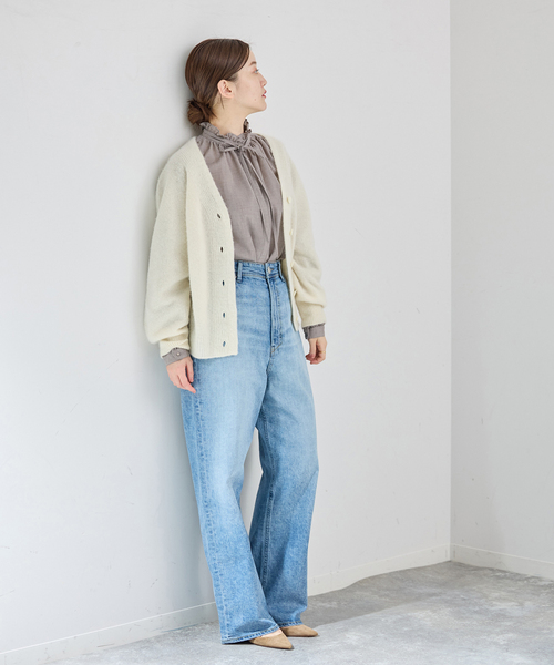 IENA（イエナ）の「《追加》TWフリルネックブラウス（シャツ/ブラウス・レディース・ベージュ/チャコールグレー・FREE）」の11枚目の写真
