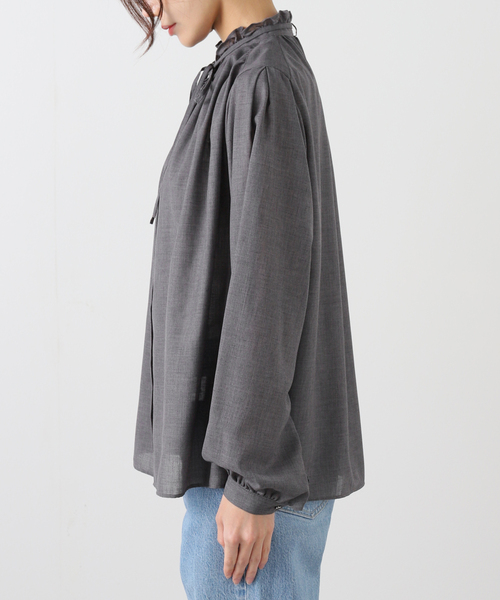 IENA（イエナ）の「《追加》TWフリルネックブラウス（シャツ/ブラウス・レディース・ベージュ/チャコールグレー・FREE）」の14枚目の写真