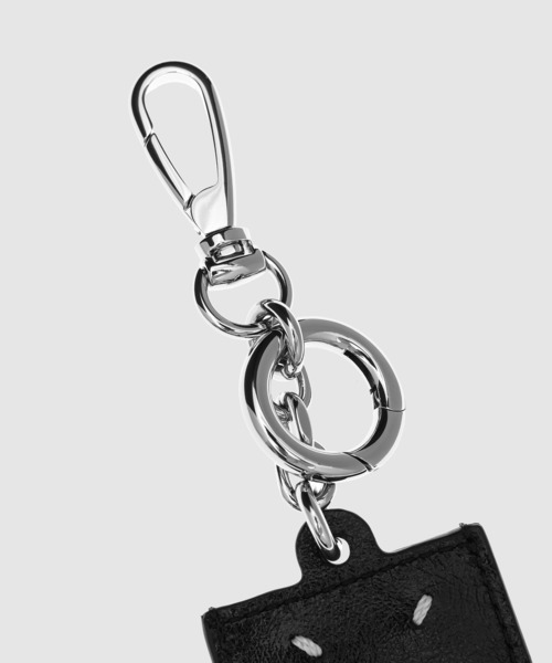 Maison Margiela（メゾンマルジェラ）の「ALTRA PICCOLA PELLET（キーホルダー・メンズ・ブラック/その他・UNI）」の4枚目の写真