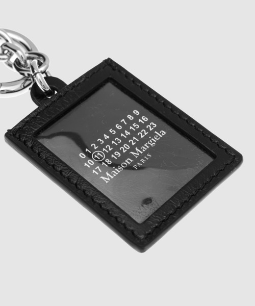 Maison Margiela（メゾンマルジェラ）の「ALTRA PICCOLA PELLET（キーホルダー・メンズ・ブラック/その他・UNI）」の5枚目の写真