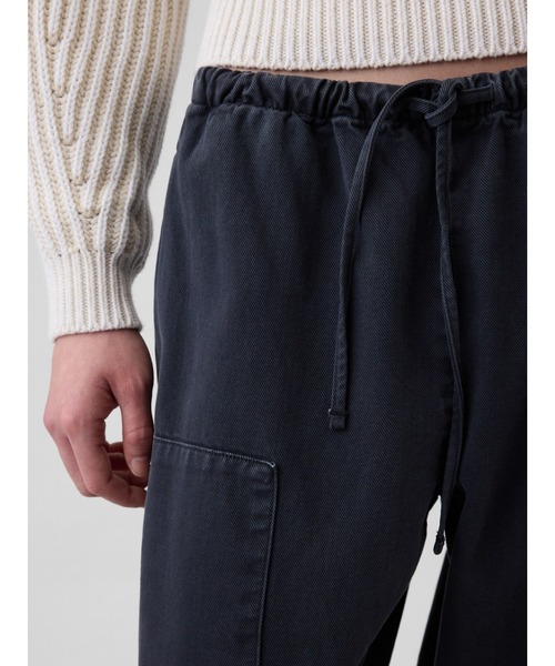 GAP(ギャップ)の「イージー ウエスト ダブルニー バレルパンツ(その他パンツ・レディース・ブラック/イエロー/ブルー・XS/S/XXS/M/L)」の7枚目の写真