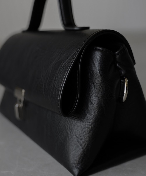 ELLUV（エルブ）の「【ELLUV/エルヴ】バーティカルメタルバックル ハンドルショルダーバッグ（ショルダーバッグ・メンズ・ブラック/ブラウン系その他/ブラック系その他・FREE）」の19枚目の写真