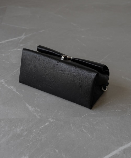 ELLUV（エルブ）の「【ELLUV/エルヴ】バーティカルメタルバックル ハンドルショルダーバッグ（ショルダーバッグ・メンズ・ブラック/ブラウン系その他/ブラック系その他・FREE）」の15枚目の写真