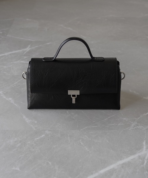 ELLUV（エルブ）の「【ELLUV/エルヴ】バーティカルメタルバックル ハンドルショルダーバッグ（ショルダーバッグ・メンズ・ブラック/ブラウン系その他/ブラック系その他・FREE）」の11枚目の写真