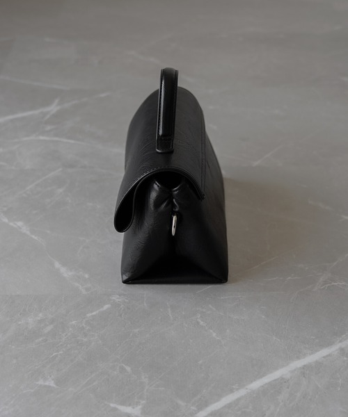 ELLUV（エルブ）の「【ELLUV/エルヴ】バーティカルメタルバックル ハンドルショルダーバッグ（ショルダーバッグ・メンズ・ブラック/ブラウン系その他/ブラック系その他・FREE）」の12枚目の写真