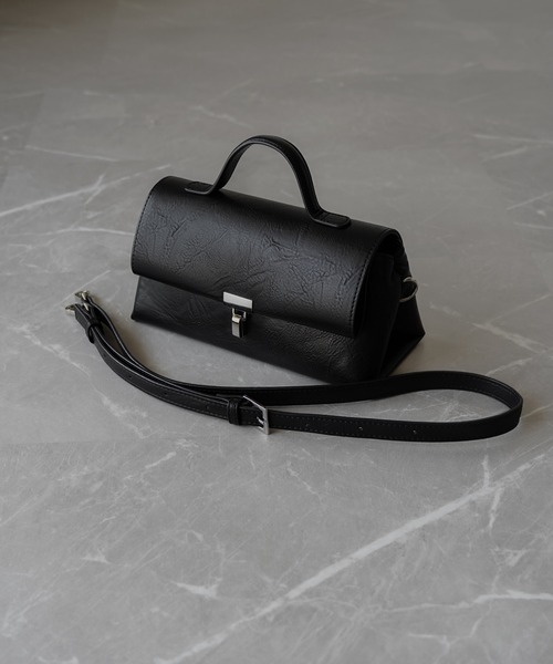 ELLUV（エルブ）の「【ELLUV/エルヴ】バーティカルメタルバックル ハンドルショルダーバッグ（ショルダーバッグ・メンズ・ブラック/ブラウン系その他/ブラック系その他・FREE）」の10枚目の写真