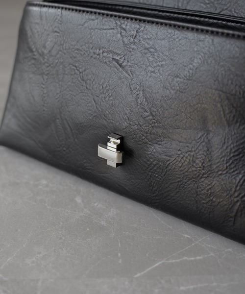 ELLUV（エルブ）の「【ELLUV/エルヴ】バーティカルメタルバックル ハンドルショルダーバッグ（ショルダーバッグ・メンズ・ブラック/ブラウン系その他/ブラック系その他・FREE）」の18枚目の写真