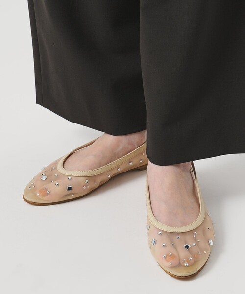 UNITED ARROWS(ユナイテッドアローズ)の「チュール ビジュー バレエシューズ(バレエシューズ・レディース・ブラック/ベージュ・38/37h/37/36h/36/35h/35)」の2枚目の写真