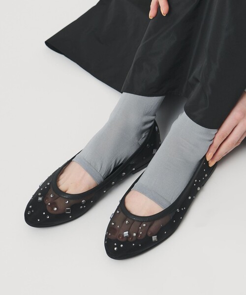 UNITED ARROWS(ユナイテッドアローズ)の「チュール ビジュー バレエシューズ(バレエシューズ・レディース・ブラック/ベージュ・38/37h/37/36h/36/35h/35)」の1枚目の写真