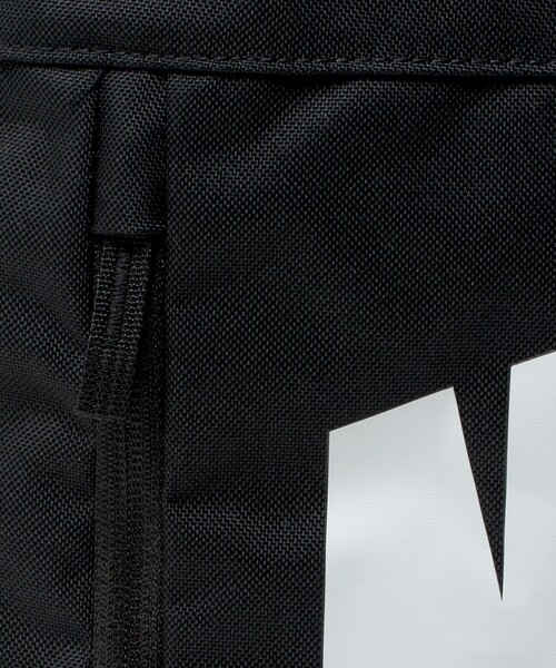 NIKE（ナイキ）の「＜NIKE＞エレメンタル バックパック  (20L)  / キッズ（バックパック/リュック・キッズ・ブラック・FREE）」の14枚目の写真