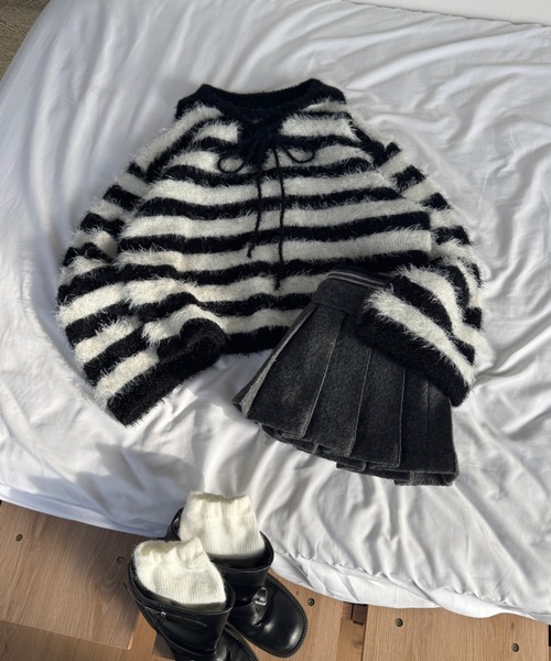 nemne store(ネンネストア)の「スキッパーボーダーニット(ニット/セーター・レディース・ブラック系/ブルー系・フリー)」の4枚目の写真