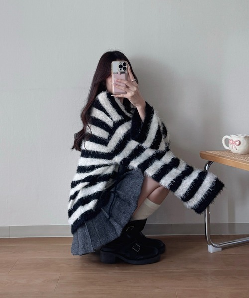 nemne store(ネンネストア)の「スキッパーボーダーニット(ニット/セーター・レディース・ブラック系/ブルー系・フリー)」の3枚目の写真