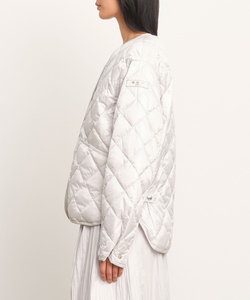 TATRAS(タトラス)の「TATRAS(タトラス) LARISSA ラリッサ(ダウンジャケット/コート・レディース・イエロー/サックスブルー/ブラック/ライトグレー・3/2/1/4)」の5枚目の写真