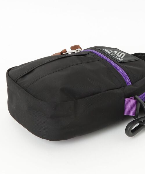 GREGORY(グレゴリー)の「クイックポケットM QUICK POCKET M ブラックXパープル(ショルダーバッグ・メンズ・ブラック×パープル・ONE SIZE)」の3枚目の写真
