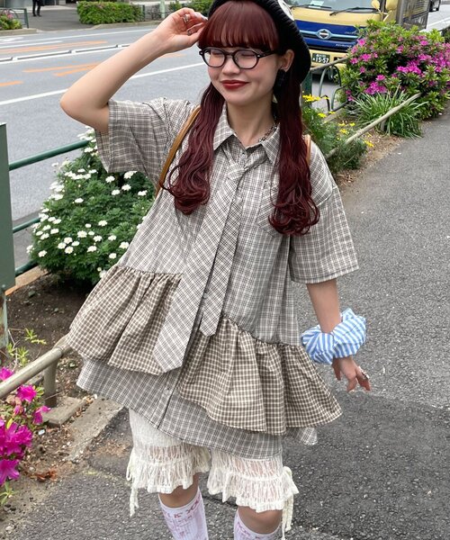 CIAOPANIC（チャオパニック）の「【長袖/半袖展開】ネクタイ付きティアードチュニックシャツワンピース（シャツ/ブラウス・レディース・ブルー/サックスブルー/イエロー/グリーン/ホワイト/ピンク/ベージュ/グレー/ベージュ系その他/ブラック・ONE SIZE/0）」の5枚目の写真