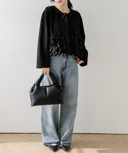 AMELY(エミリー)の「フリルヘム ノーカラージャケット(ノーカラージャケット・レディース・ブラック/グレー/ベージュ・フリー)」の4枚目の写真
