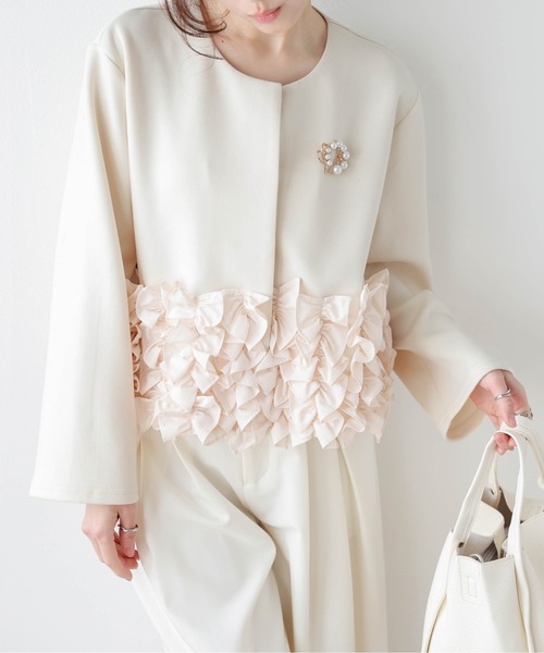 AMELY(エミリー)の「フリルヘム ノーカラージャケット(ノーカラージャケット・レディース・ブラック/グレー/ベージュ・フリー)」の21枚目の写真