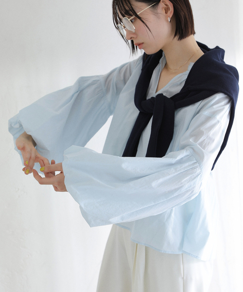 La TOTALITE（ラトータリテ）の「【洗える】袖バルーンブラウス（シャツ/ブラウス・レディース・スカイブルー/ホワイト・FREE）」の2枚目の写真
