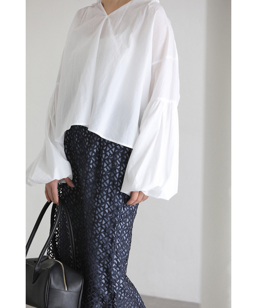 La TOTALITE（ラトータリテ）の「【洗える】袖バルーンブラウス（シャツ/ブラウス・レディース・スカイブルー/ホワイト・FREE）」の3枚目の写真