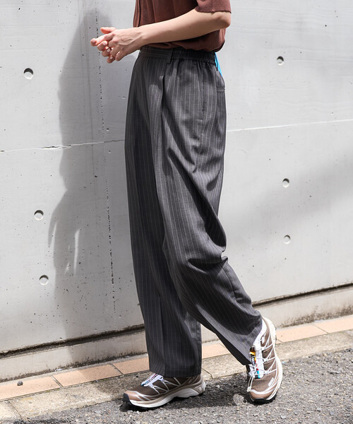 FREAK'S STORE(フリークスストア)の「接触冷感/UVカット LINEN TOUCH タック イージーパンツ/リネンタッチ(スラックス・レディース・グレー/ブラック/ベージュ/ネイビー・MEDIUM/SMALL)」の13枚目の写真