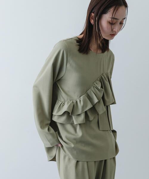 SENSE OF PLACE by URBAN RESEARCH（センスオブプレイスバイアーバンリサーチ）の「フリルトップパンツセットアップ（スラックス・レディース・ベージュ/ブラック/チャコールグレー・SMALL/MEDIUM）」の16枚目の写真