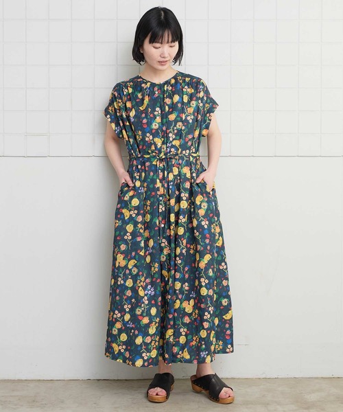 l'atelier du savon(アトリエドサボン)の「夏のフルーツプリント フレンチギャザーワンピース(ワンピース・レディース・ネイビー/ホワイト・FREE)」の9枚目の写真