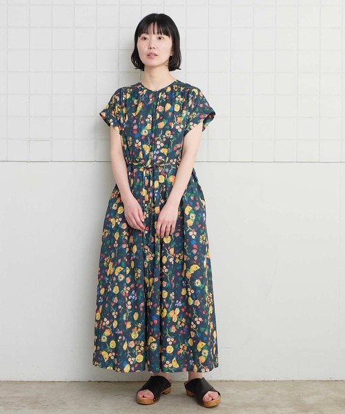 l'atelier du savon(アトリエドサボン)の「夏のフルーツプリント フレンチギャザーワンピース(ワンピース・レディース・ネイビー/ホワイト・FREE)」の11枚目の写真