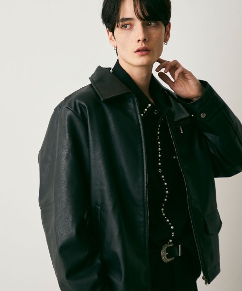 Shoowtime(ショウタイム)の「Cropped Synthetic leather Jacket / クロップド丈合成皮革ブルゾン(ブルゾン・メンズ・ブラック・MEDIUM/LARGE/X-LARGE)」の1枚目の写真