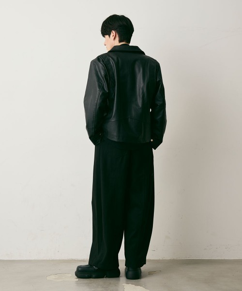 Shoowtime(ショウタイム)の「Cropped Synthetic leather Jacket / クロップド丈合成皮革ブルゾン(ブルゾン・メンズ・ブラック・MEDIUM/LARGE/X-LARGE)」の17枚目の写真