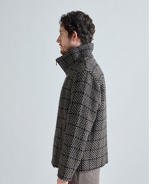 MEN'S BIGI(メンズビギ)の「《John Braniganコラボ》スタンドカラーニットブルゾン(ブルゾン・メンズ・ブラック/ブラウン・02/03)」の3枚目の写真