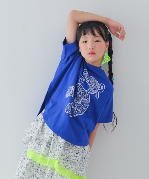 unica（ユニカ）の「もじもじベアーTシャツ（Tシャツ/カットソー・キッズ・チャコール/オフホワイト/ブルー・M/L/XL/S）」の3枚目の写真