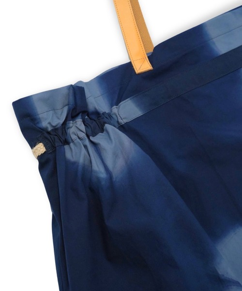 ohta（オータ）の「【ohta】 shibori bag（トートバッグ・メンズ・ブルー・FREE）」の9枚目の写真